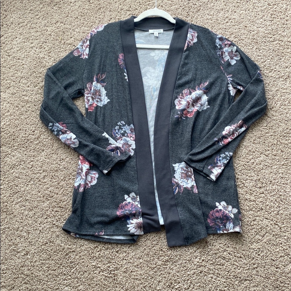 Eyeshadow Floral Gray Cardigan Sweater Size Medium